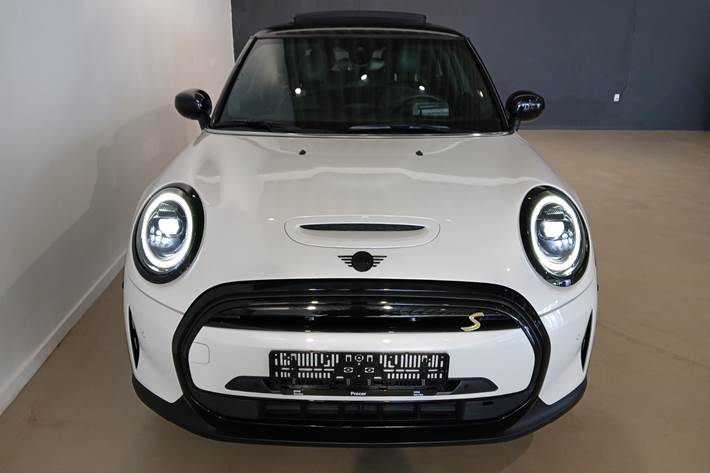 Hvid Mini Cooper SE fra 2023