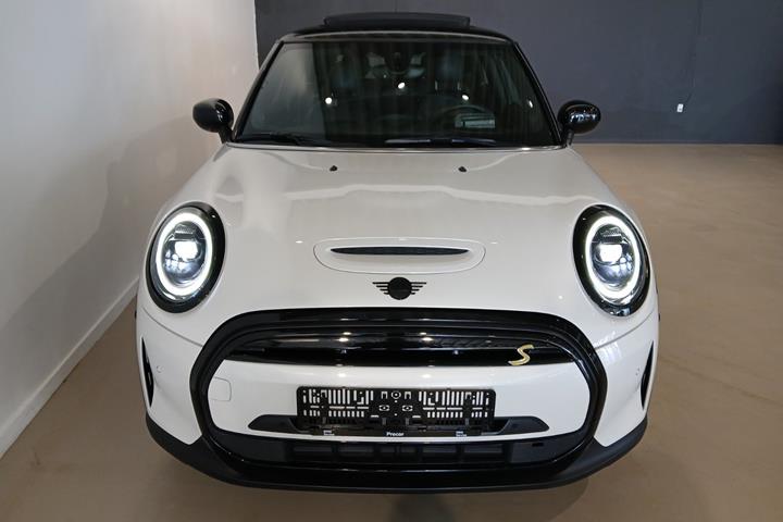 Hvid Mini Cooper SE fra 2023
