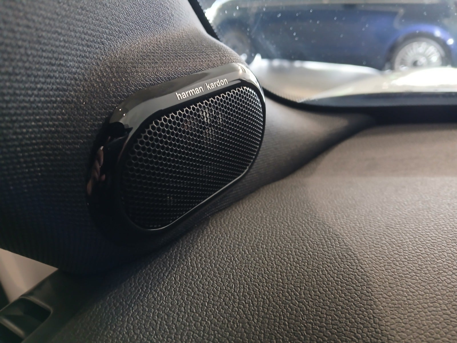 Hvid Mini Cooper SE fra 2023