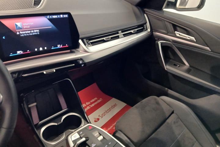 Hvid BMW iX1 fra 2025