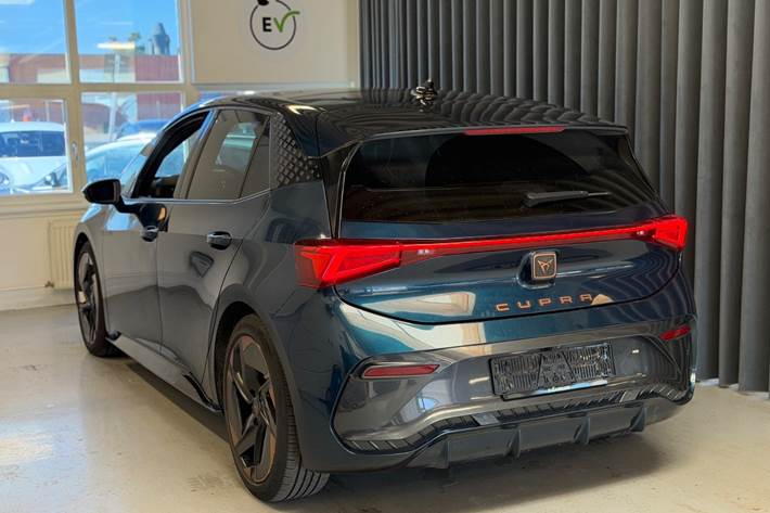 Blå Cupra Born fra 2022
