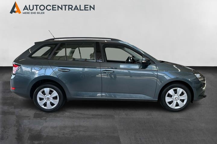 Grå Skoda Fabia fra 2019