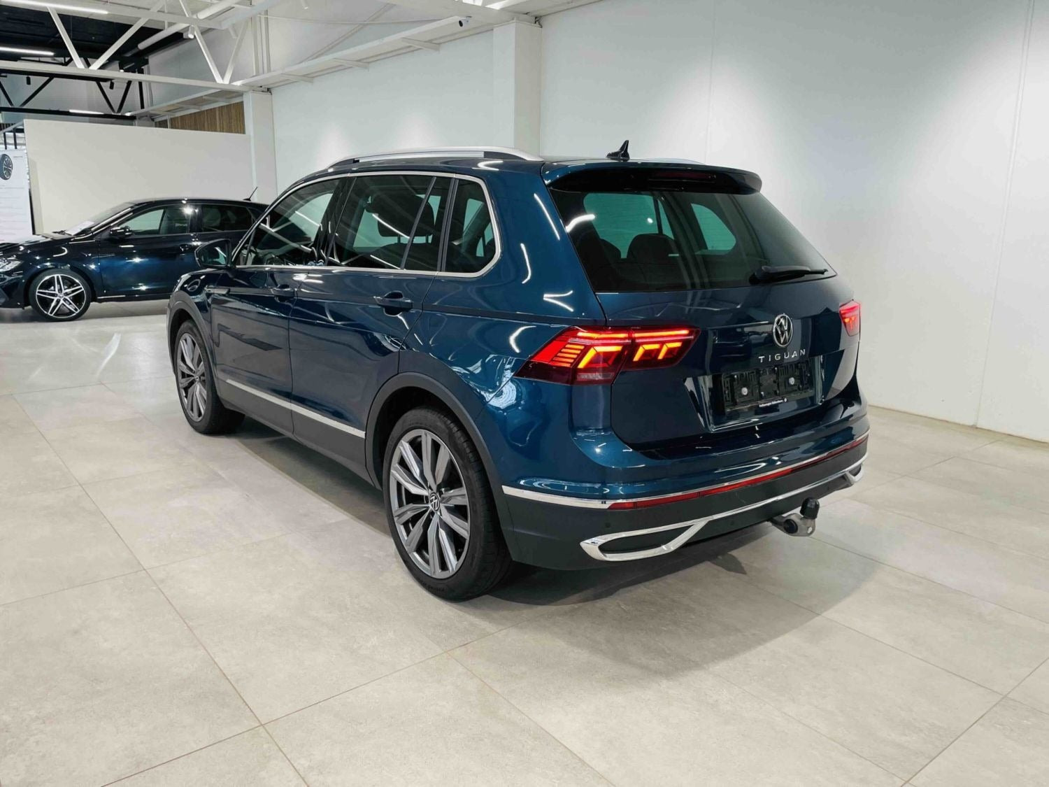 Blå VW Tiguan fra 2021