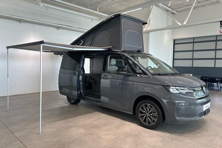 Grå VW California fra 2025