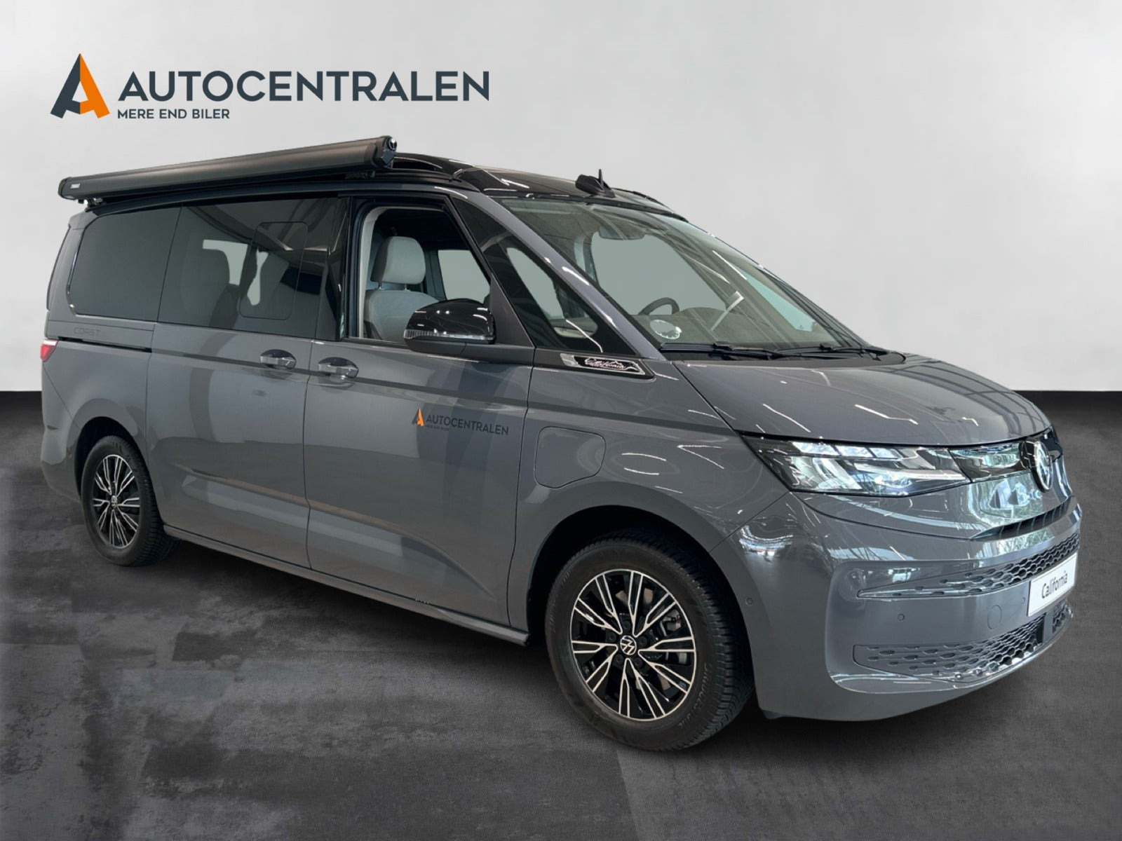 Grå VW California fra 2025