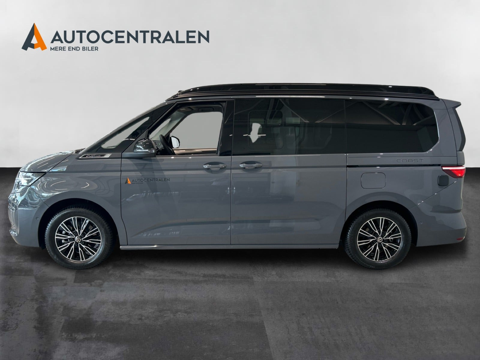 Grå VW California fra 2025