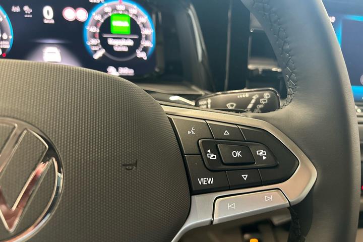 Grå VW California fra 2025