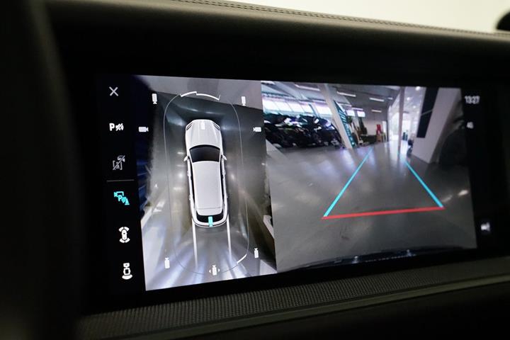 Sort Porsche Cayenne fra 2025