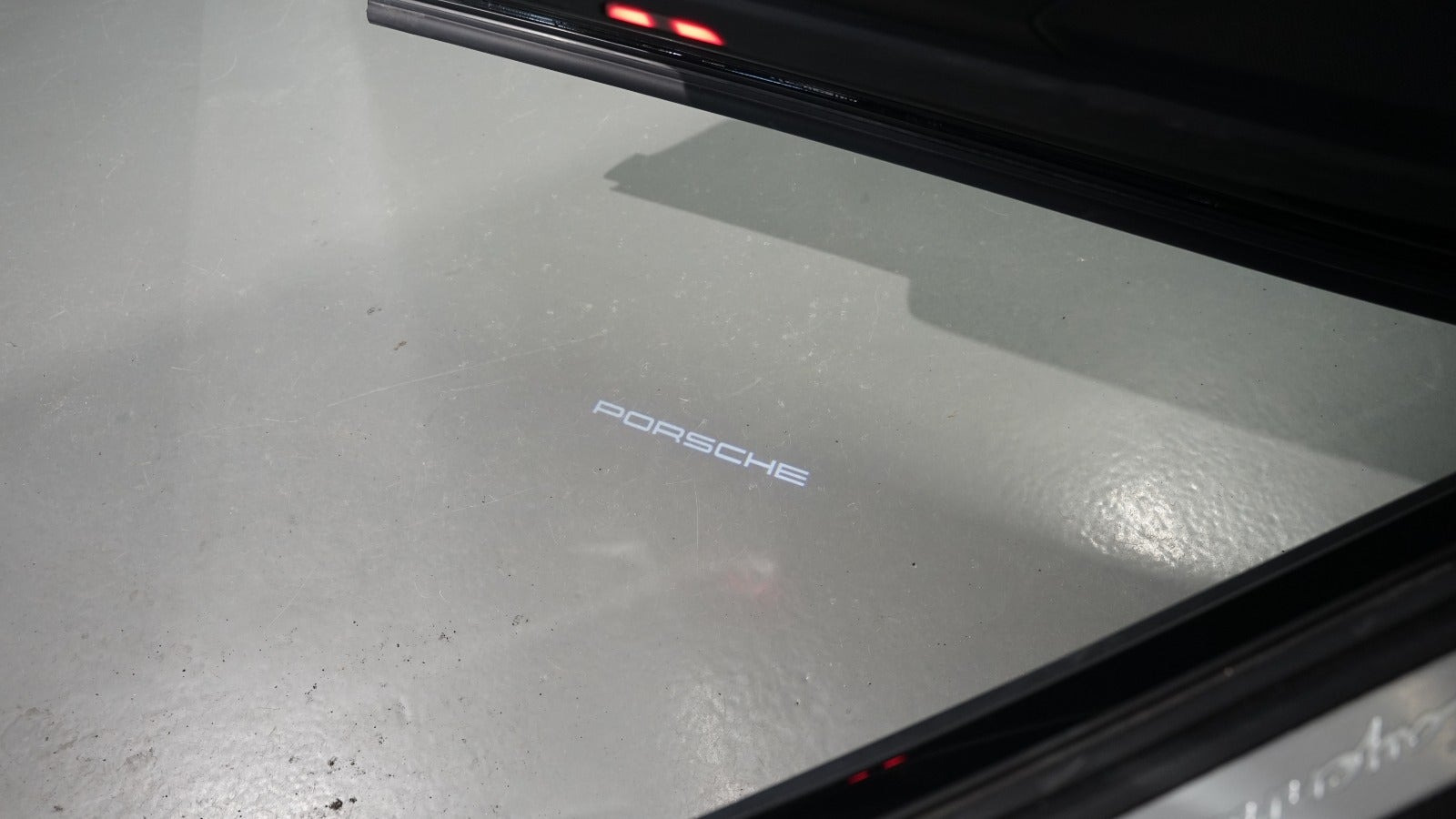 Sort Porsche Cayenne fra 2025