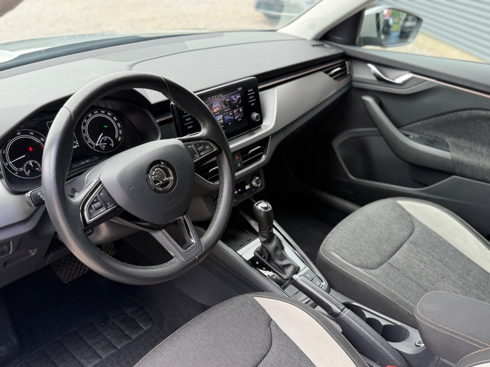 Grå Skoda Kamiq fra 2020