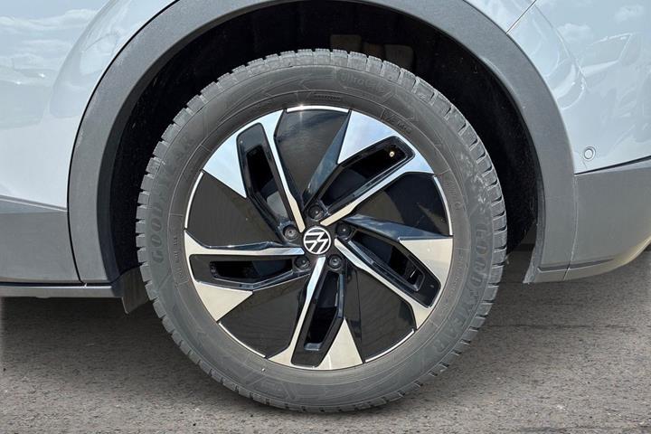 Grå VW ID.4 fra 2023