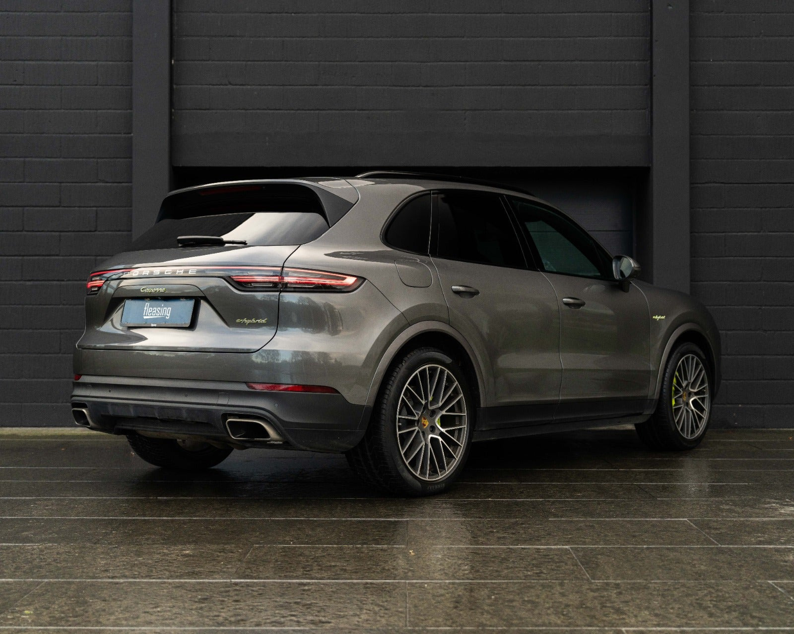 Grå Porsche Cayenne fra 2018