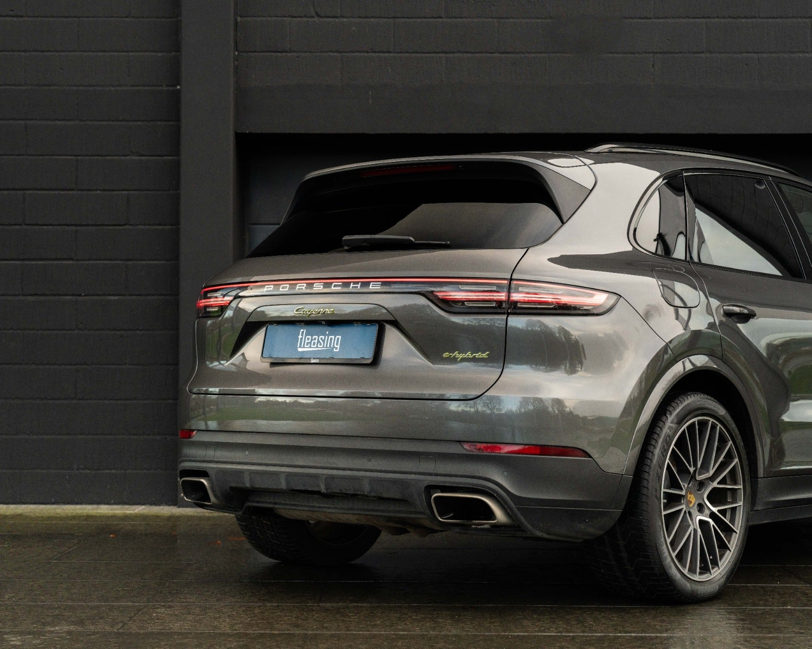 Grå Porsche Cayenne fra 2018