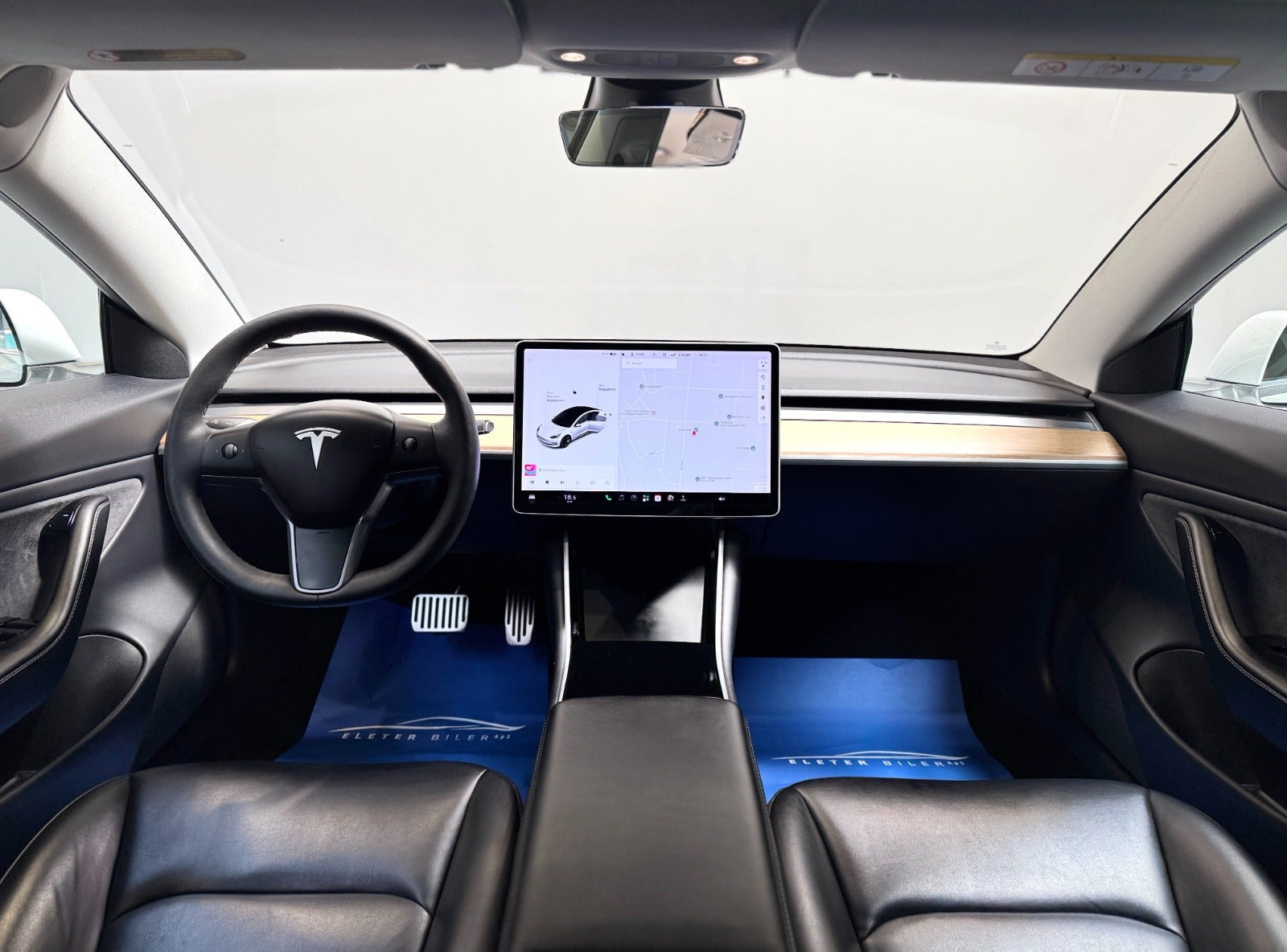 Hvid Tesla Model 3 fra 2020