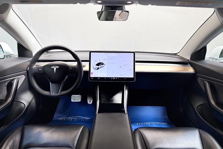 Hvid Tesla Model 3 fra 2020