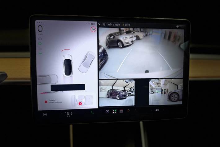 Hvid Tesla Model 3 fra 2020