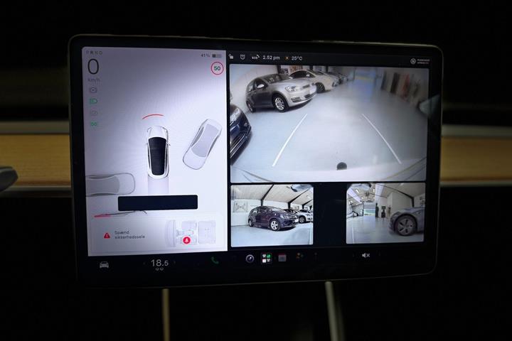 Hvid Tesla Model 3 fra 2020