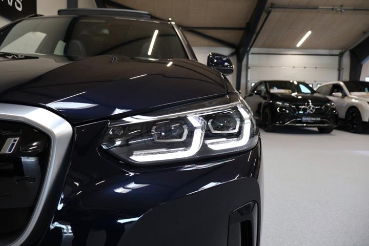 Sort BMW iX3 fra 2022
