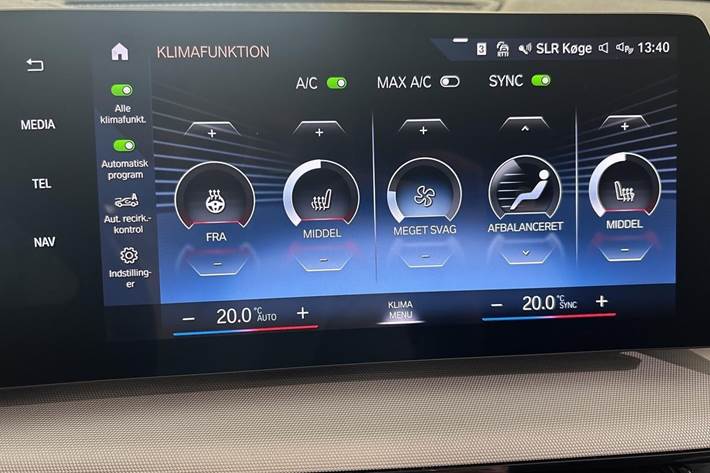 Blå BMW iX1 fra 2023