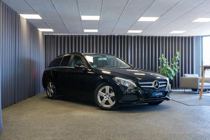 Sort Mercedes C220 d fra 2016