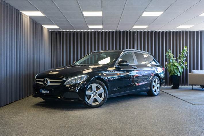 Sort Mercedes C220 d fra 2016