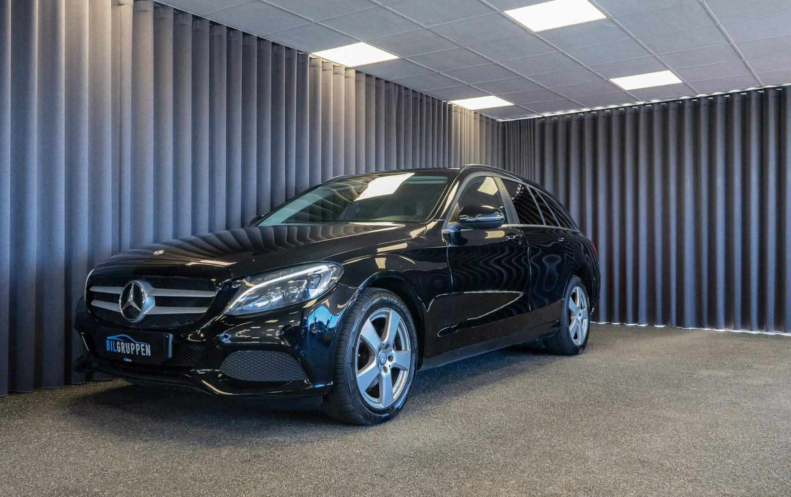 Sort Mercedes C220 d fra 2016