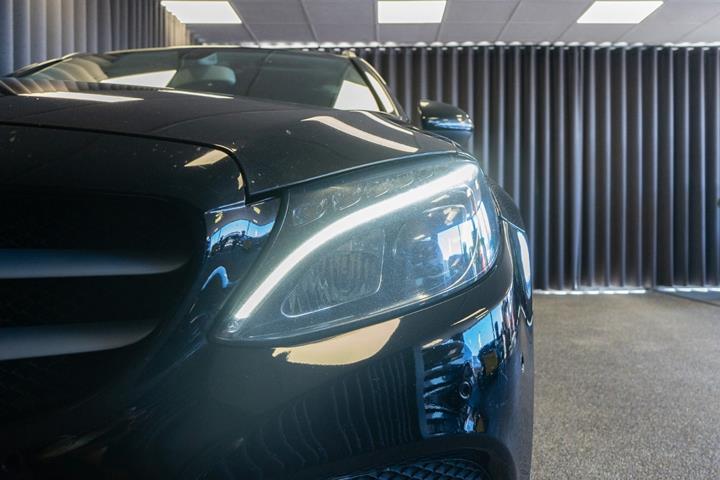 Sort Mercedes C220 d fra 2016