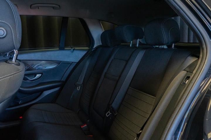 Sort Mercedes C220 d fra 2016