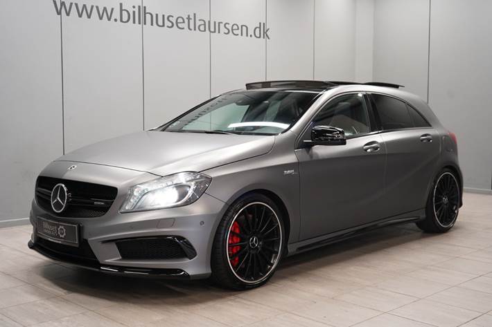 Grå Mercedes A45 fra 2015