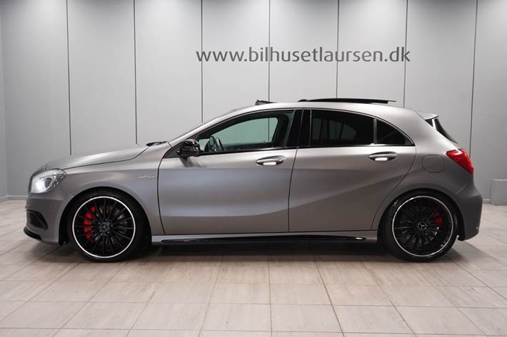 Grå Mercedes A45 fra 2015