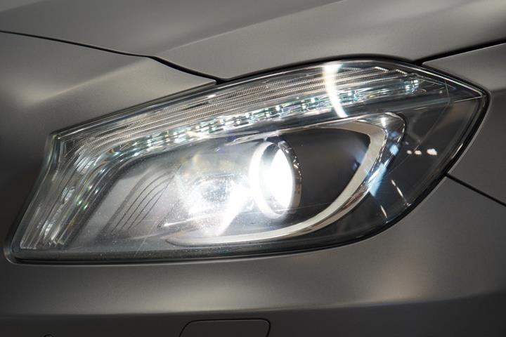 Grå Mercedes A45 fra 2015