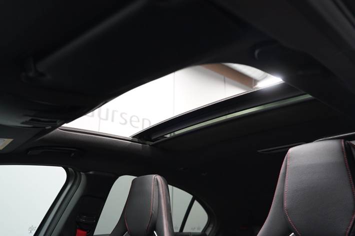 Grå Mercedes A45 fra 2015