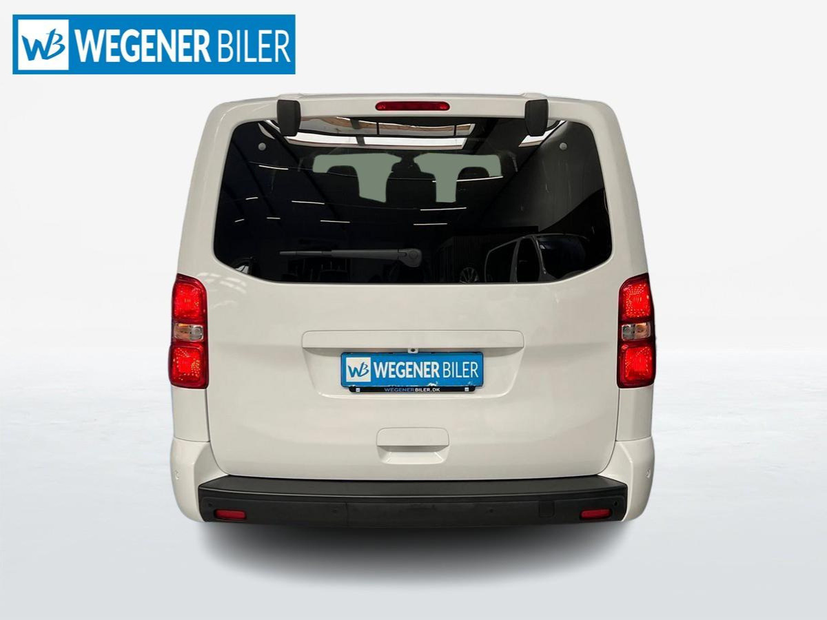 Hvid Peugeot e-Traveller fra 2021