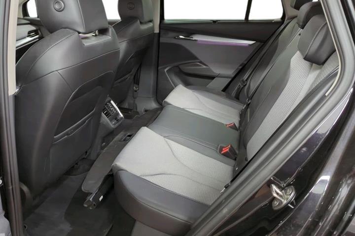 Sort Skoda Enyaq fra 2024