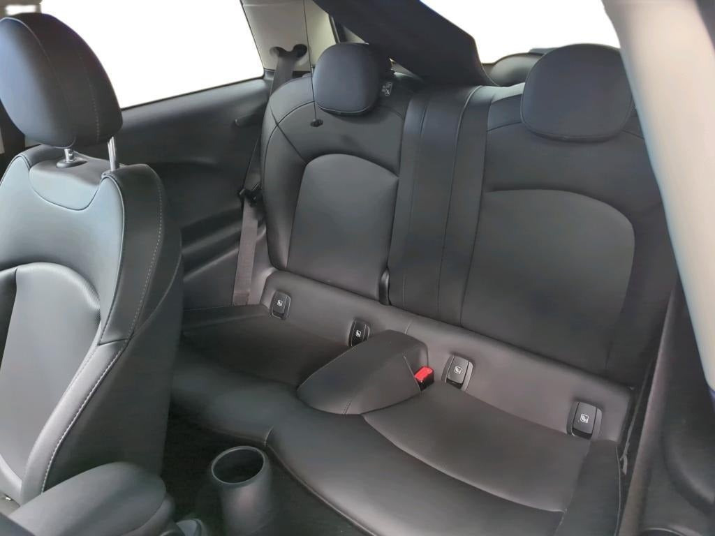 Sølv Mini Cooper SE fra 2023