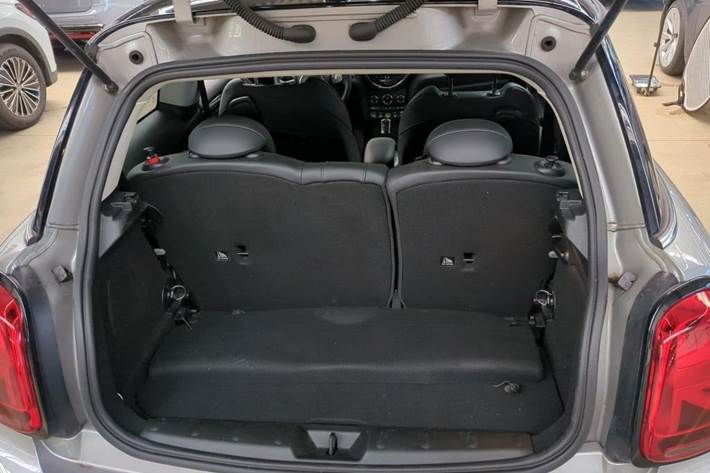 Sølv Mini Cooper SE fra 2023
