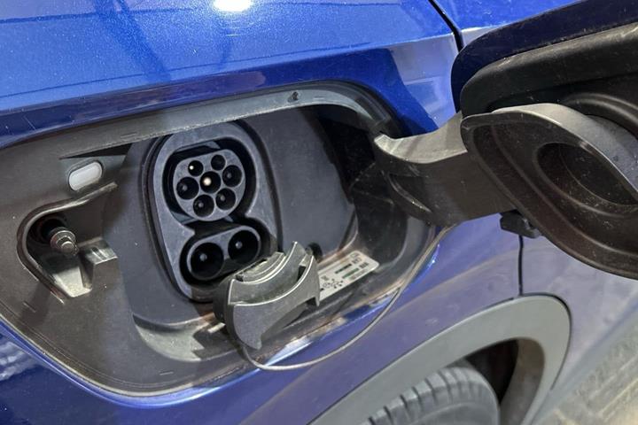 Blå VW ID.4 fra 2021