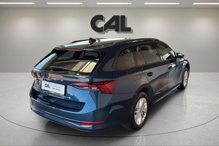 Blå Skoda Octavia fra 2021