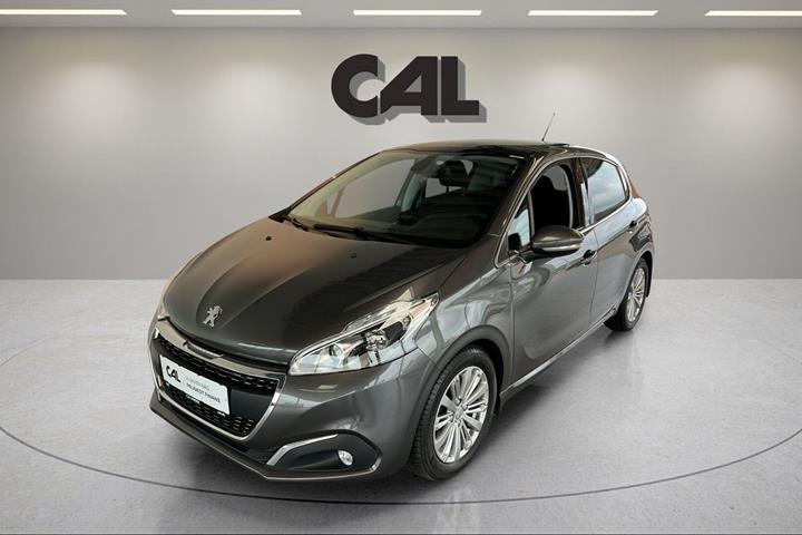 Grå Peugeot 208 fra 2019 set udefra