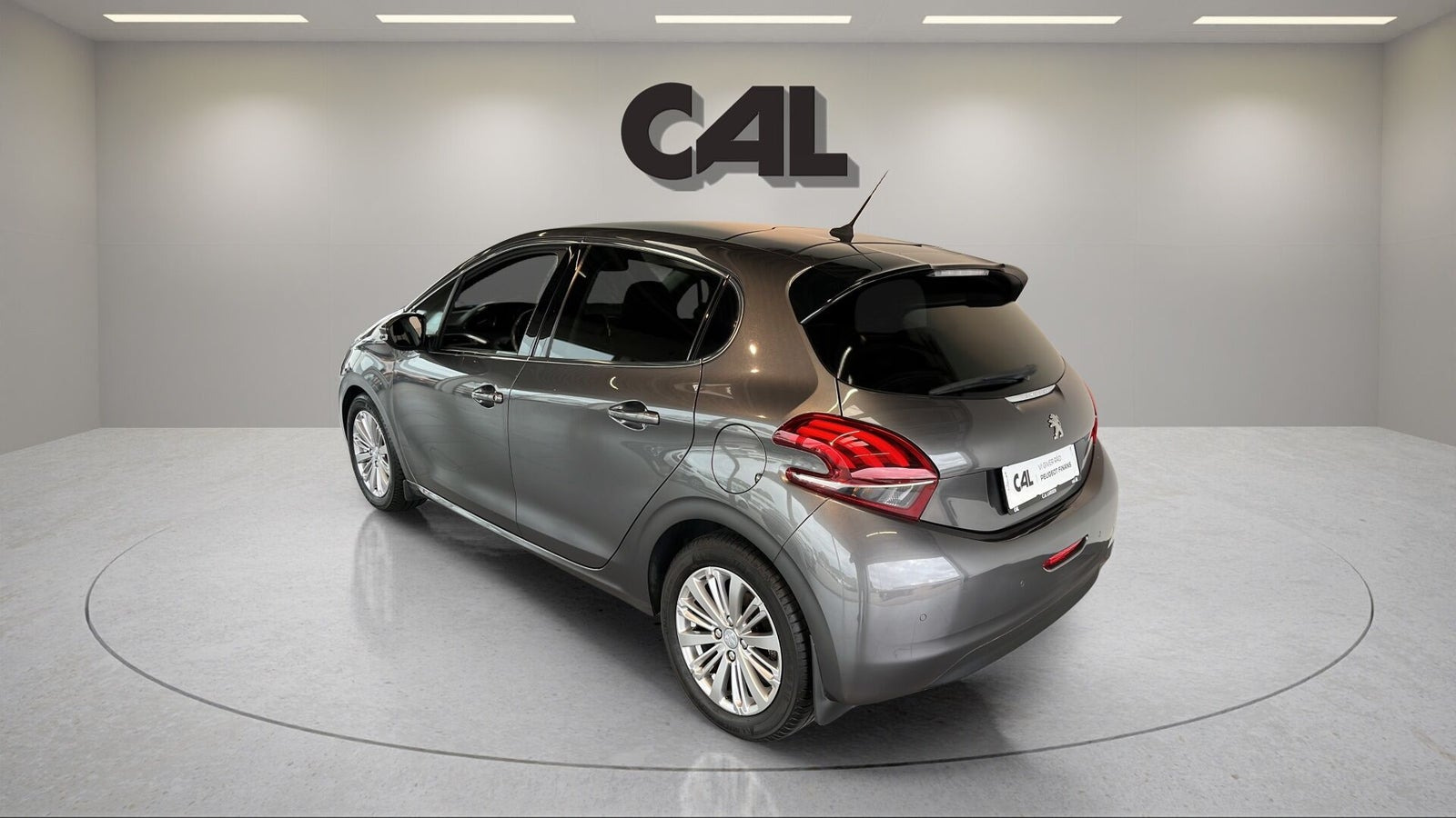 Grå Peugeot 208 fra 2019