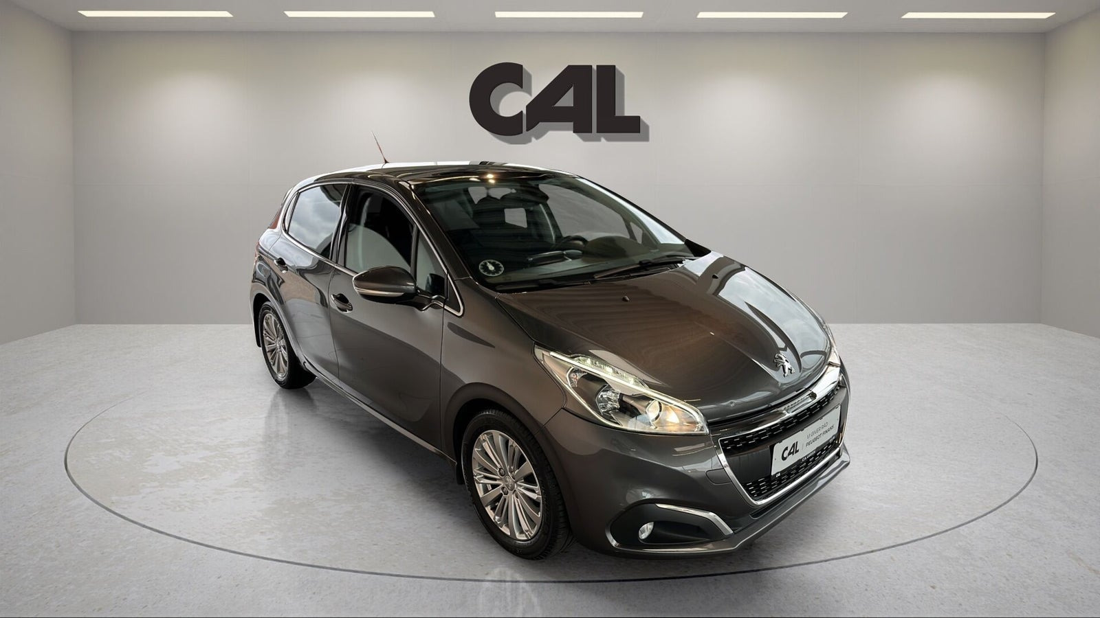Grå Peugeot 208 fra 2019