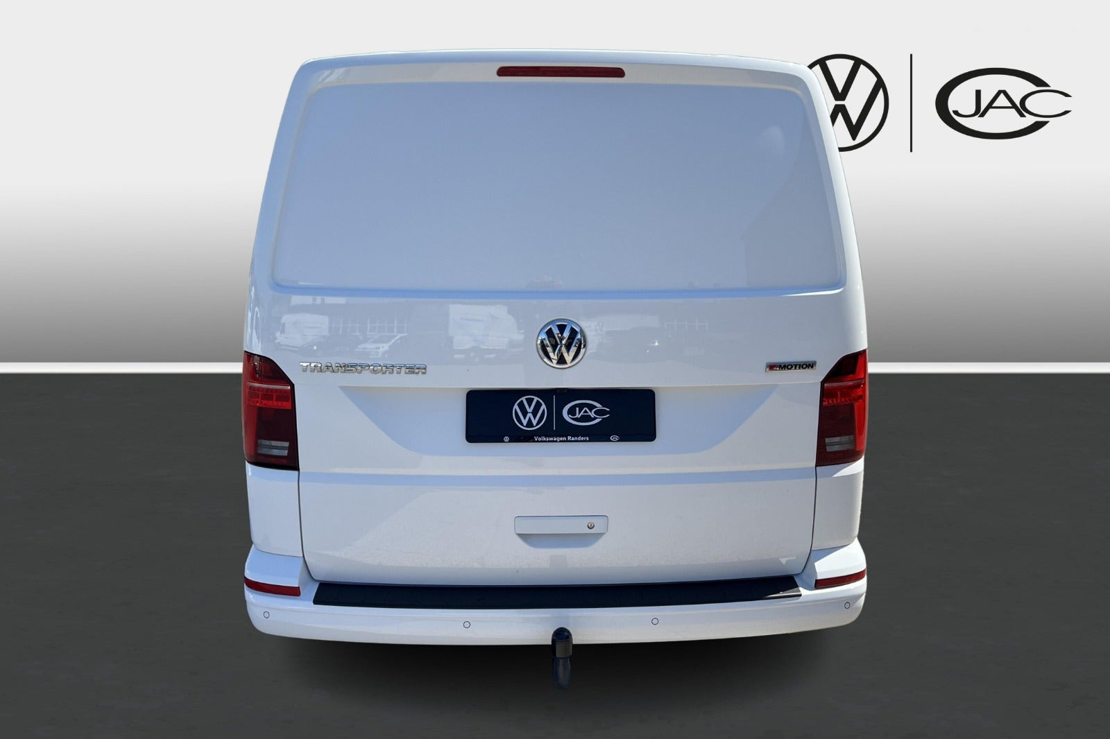 Hvid VW Transporter fra 2024