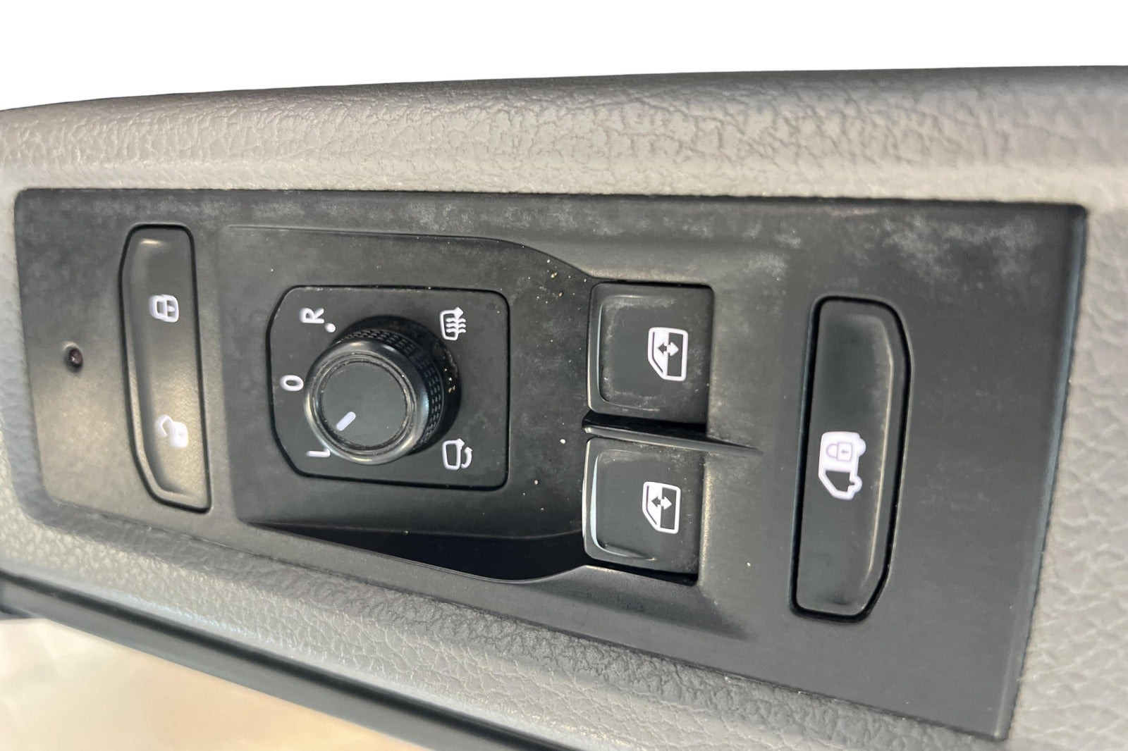Hvid VW Transporter fra 2024