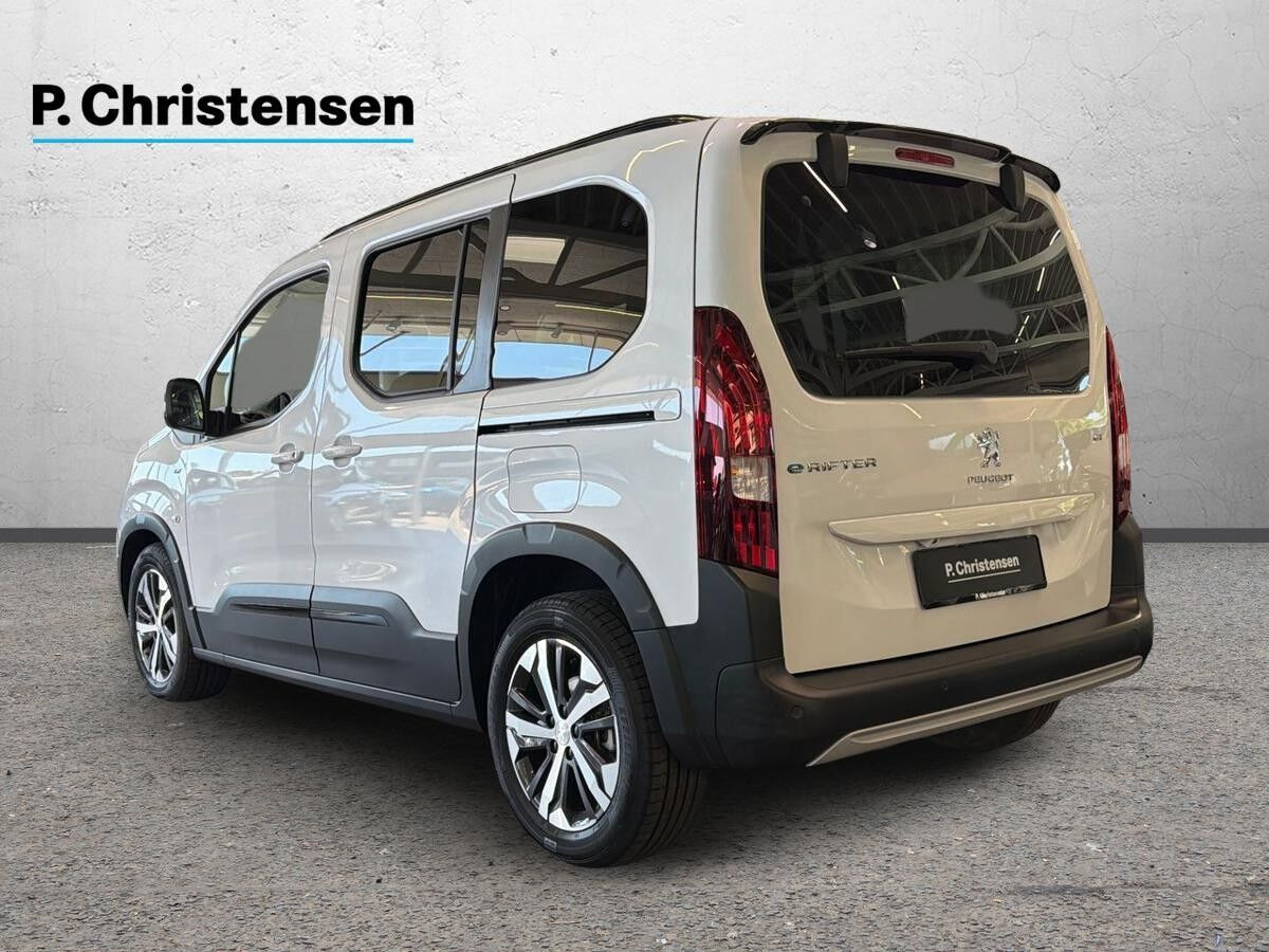 Hvid Peugeot e-Rifter fra 2025