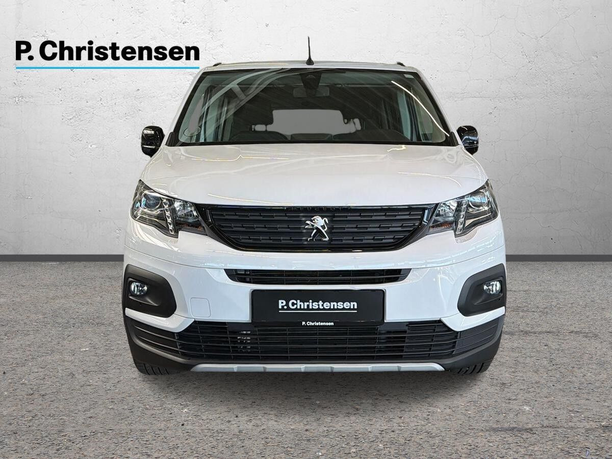 Hvid Peugeot e-Rifter fra 2025