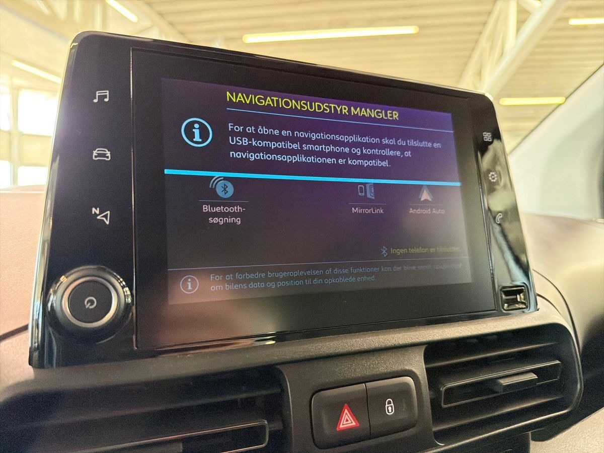 Hvid Peugeot e-Rifter fra 2025