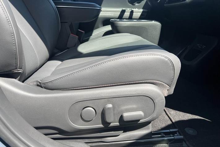 Grøn Hyundai Ioniq 5 fra 2025