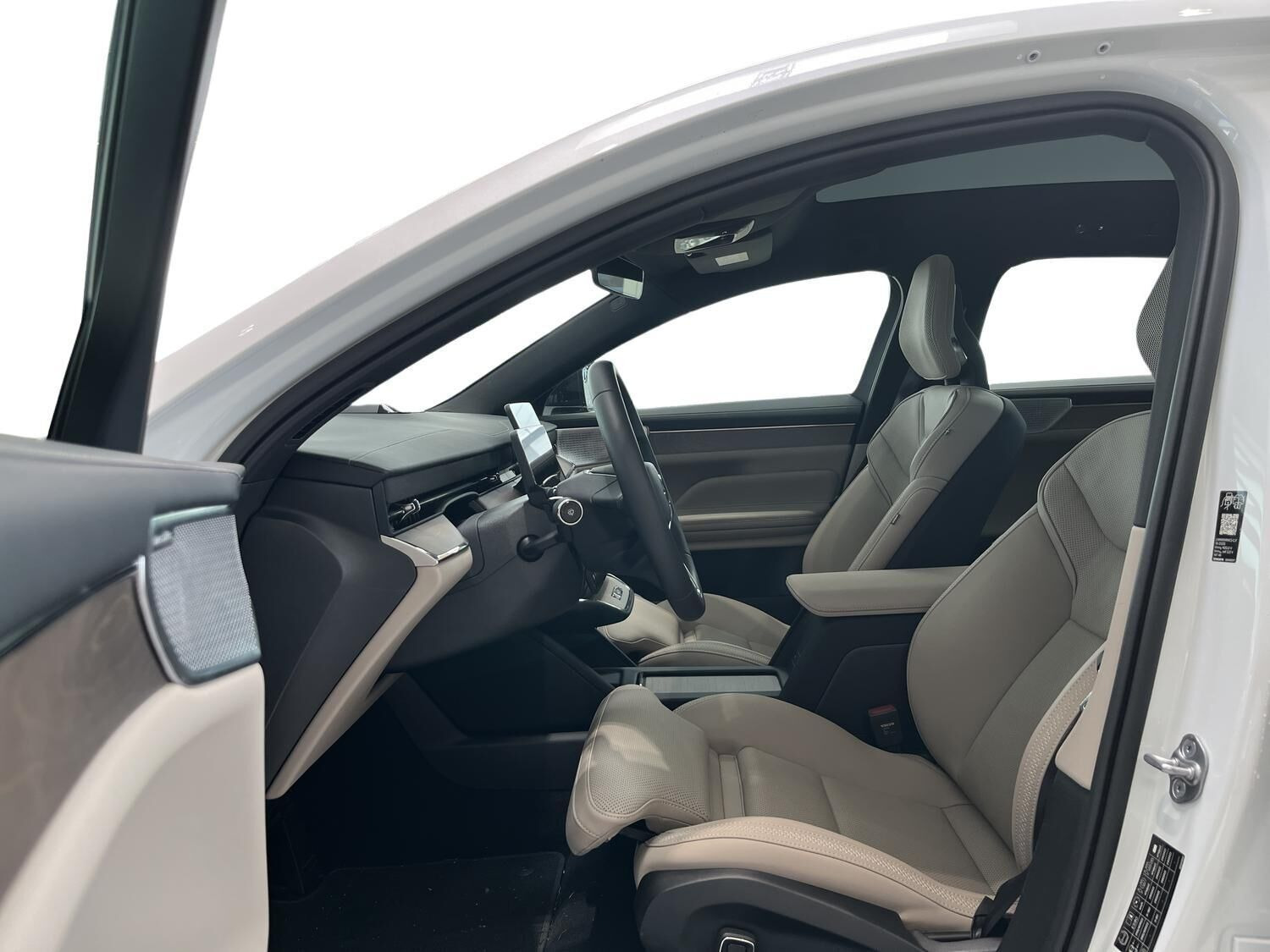 Hvid Volvo ES90 fra 2026