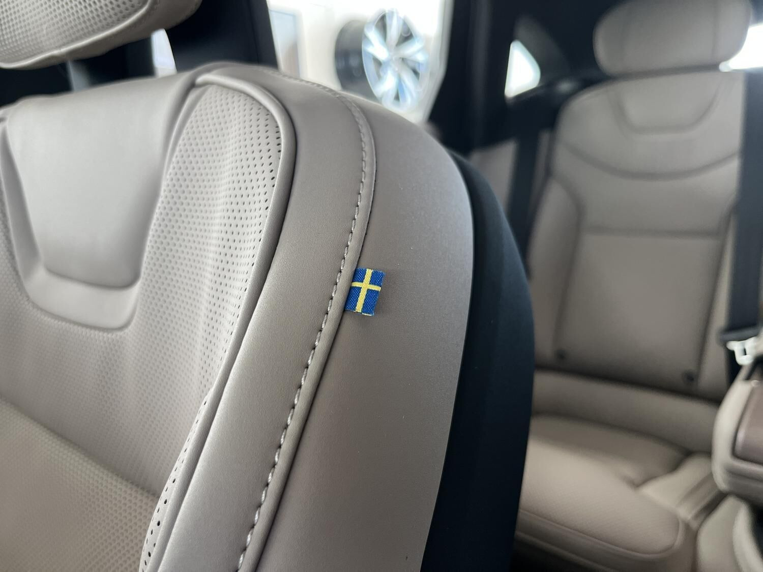 Hvid Volvo ES90 fra 2026