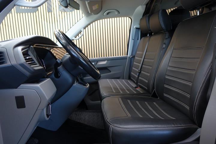 Sort VW Transporter fra 2022